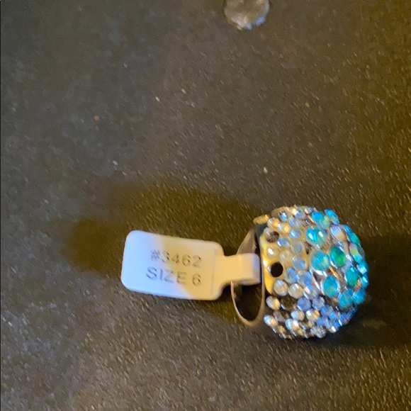 Ring - Picture 3 of 3